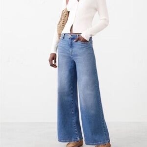 High rise, wide leg Jeans by Banana Republic size 29